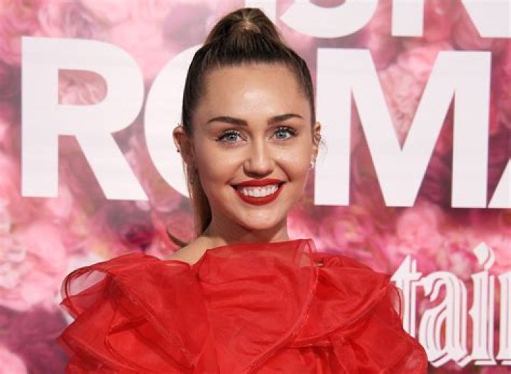 10 Amazing Bodies of Miley Cyrus and Friends