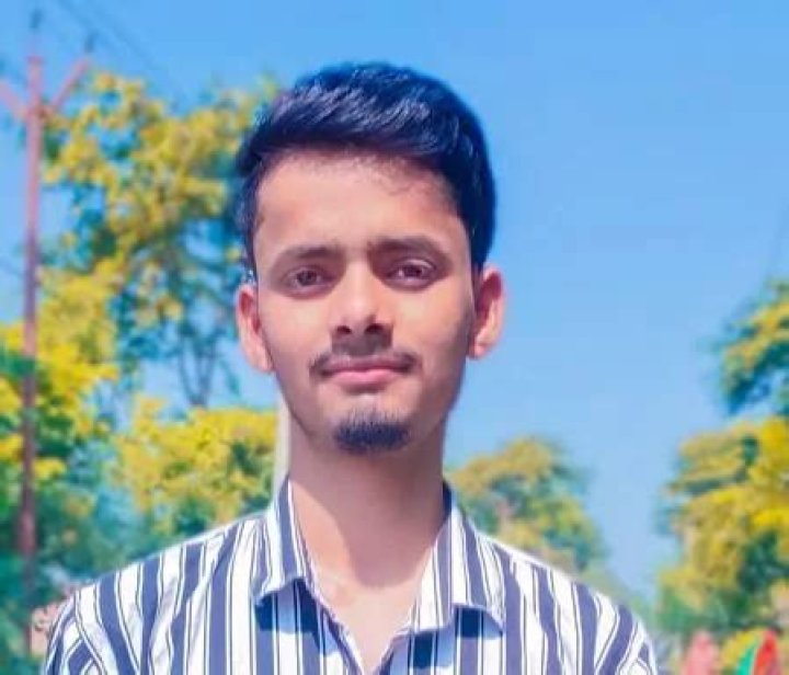 Ahir Devesh [Author] Wiki, Family, Education, Height & More