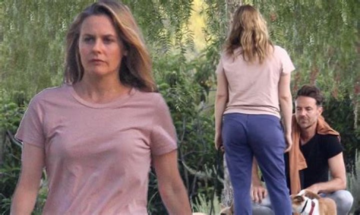 Alicia Silverstone – Height, Weight, Bra Size, Measurements & Bio