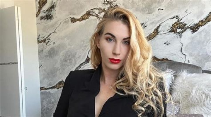 Amber Sienna Wiki, Age, Boyfriend, Net Worth, Height & Biography