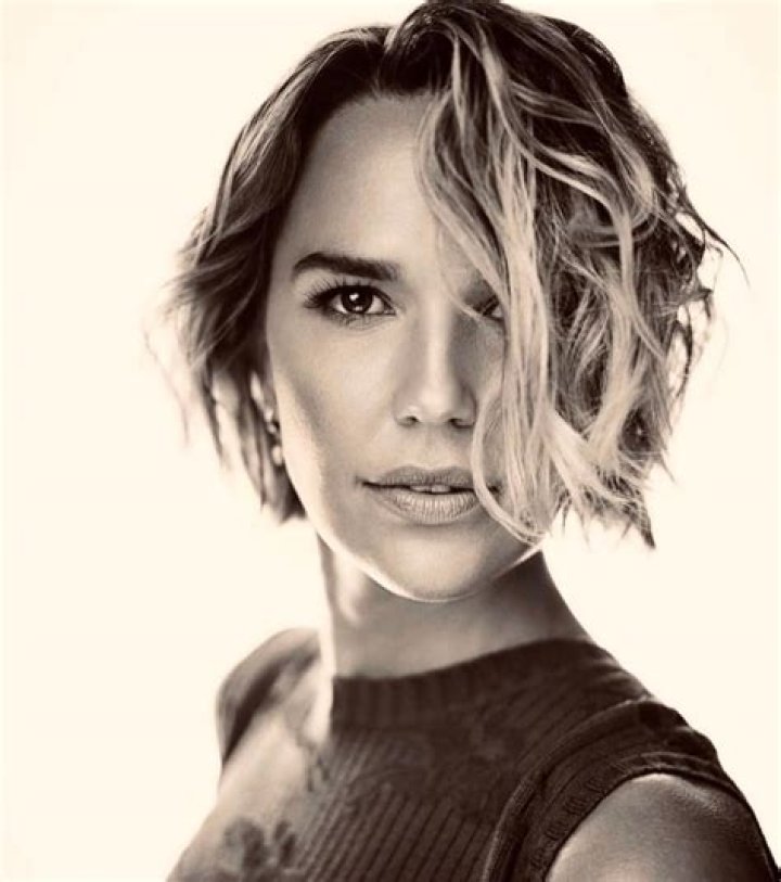 Arielle Kebbel Biography - Facts, Childhood, Family Life & Achievements
