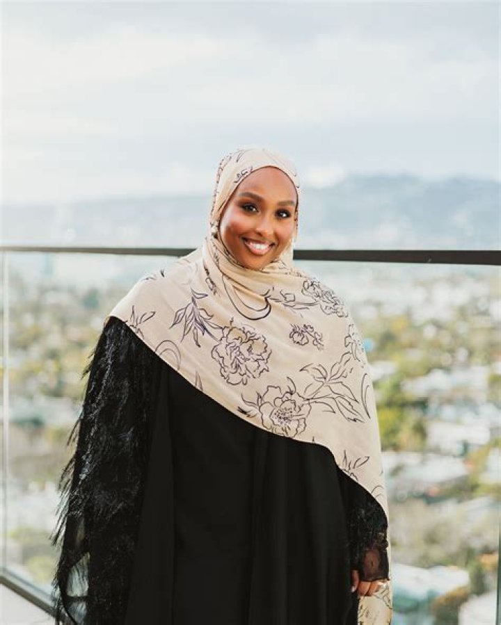Aysha Harun Net Worth & Earnings (2024)