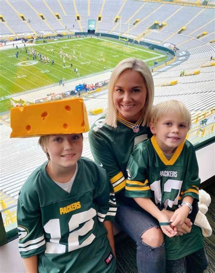 Brett Favre Biography - Facts, Childhood, Family Life & Achievements