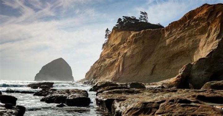 California hiker, Henry Minh Hoang Found Dead after falling 20 feet down