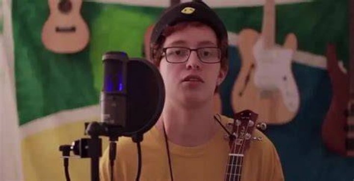 Cavetown Biography - Facts, Childhood, Family Life & Achievements
