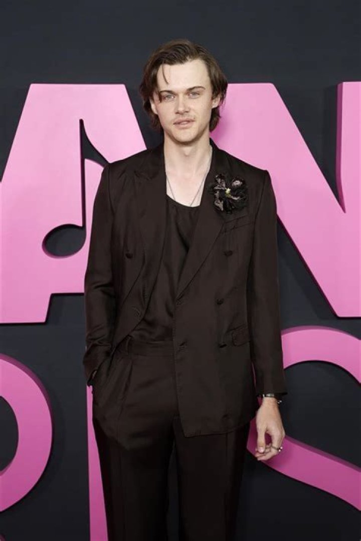 Christopher Briney Wiki, Age, Height, Girlfriend, Net Worth & More