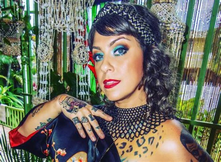 Danielle Colby in Bathing Suit is "Refreshed" — Celebwell