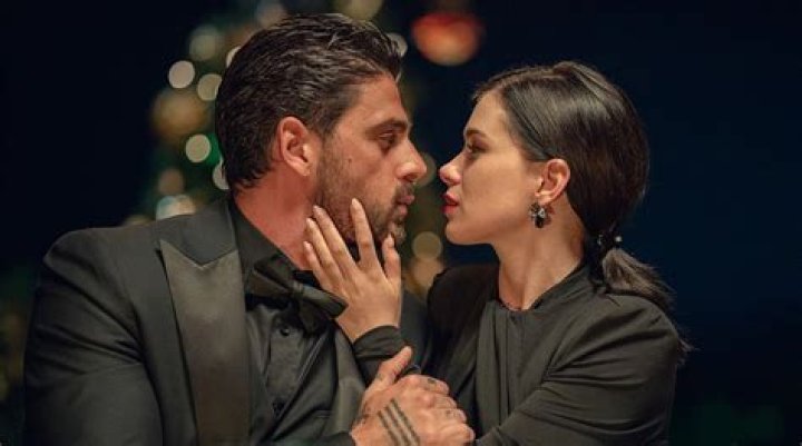 Does Laura Marry Massimo? – Celebrity