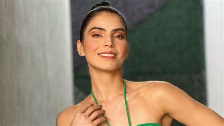Esmeralda Ugalde Shares Swimsuit Photo From "Paradise"