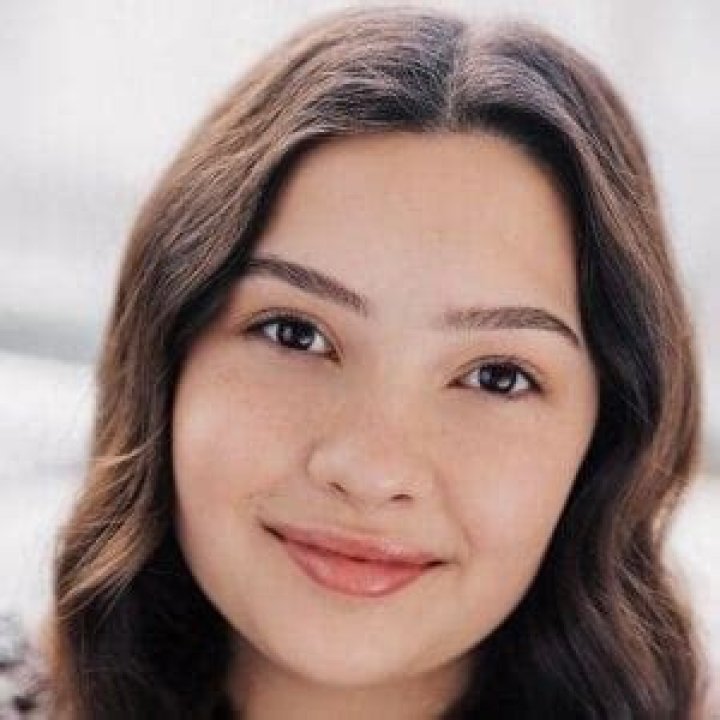 Gabriella Uhl Wiki, Age, Height, Parents, Net Worth & More