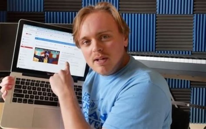 Gus Johnson Net Worth & Earnings (2024)