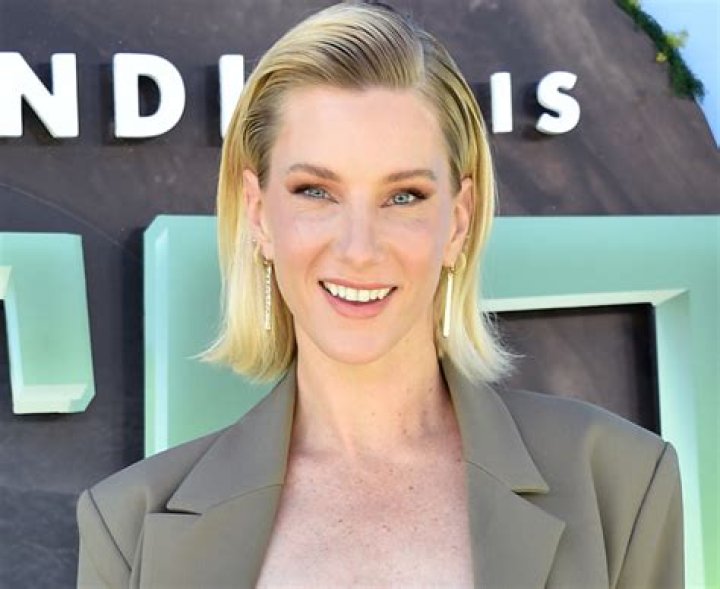 Heather Morris in Dance Workout Gear is “Missing This Energy”