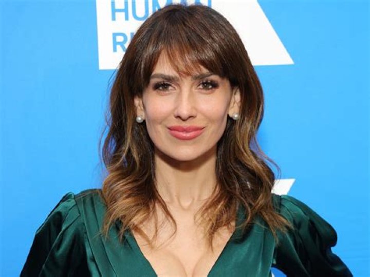 Hilaria Baldwin in Two-Piece Workout Gear Does "Some Stretches"