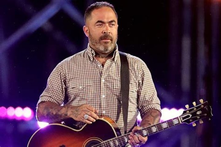 
How Much Money Does Aaron Lewis Make? Latest Income Salary
