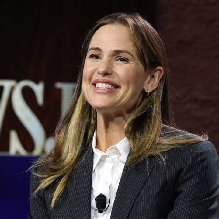  How Much Money Does Jennifer Garner Make? Latest Income Salary
