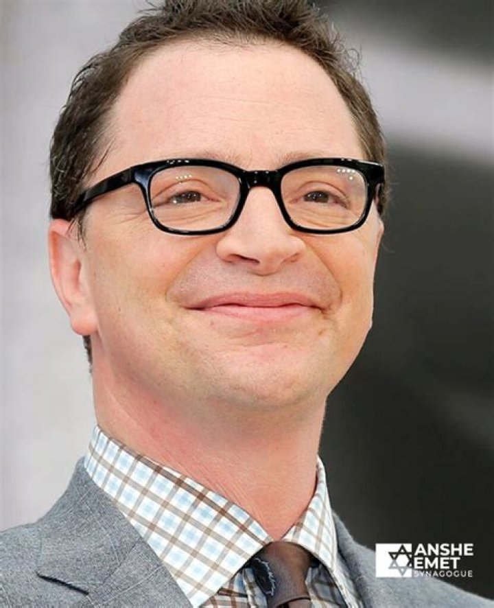 
How Much Money Does Joshua Malina Make? Latest Income Salary
