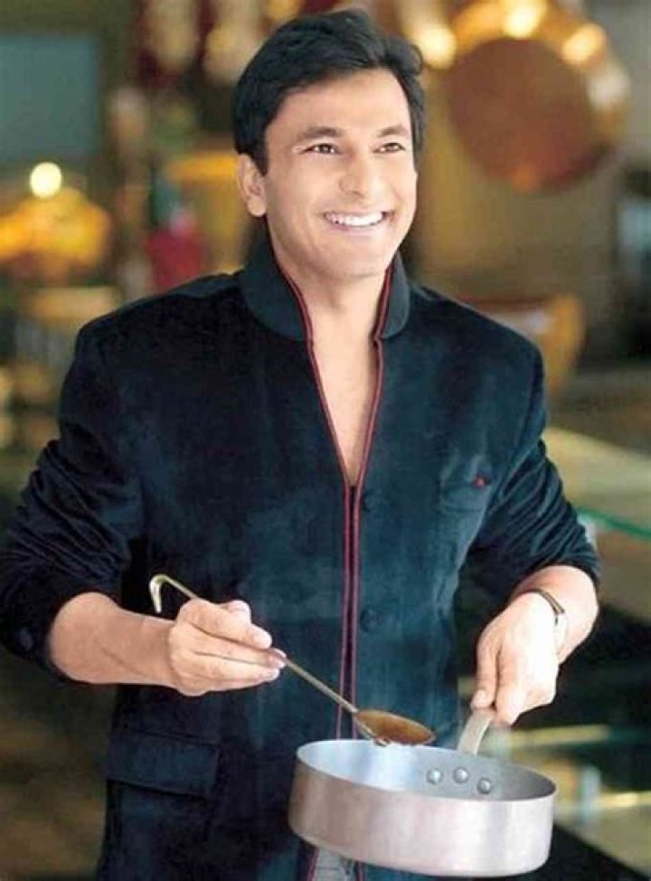 
How Much Money Does Vikas Khanna Make? Latest Income Salary
