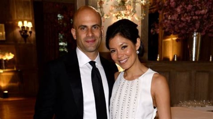 Is Alex Wagner Still Married? – Celebrity