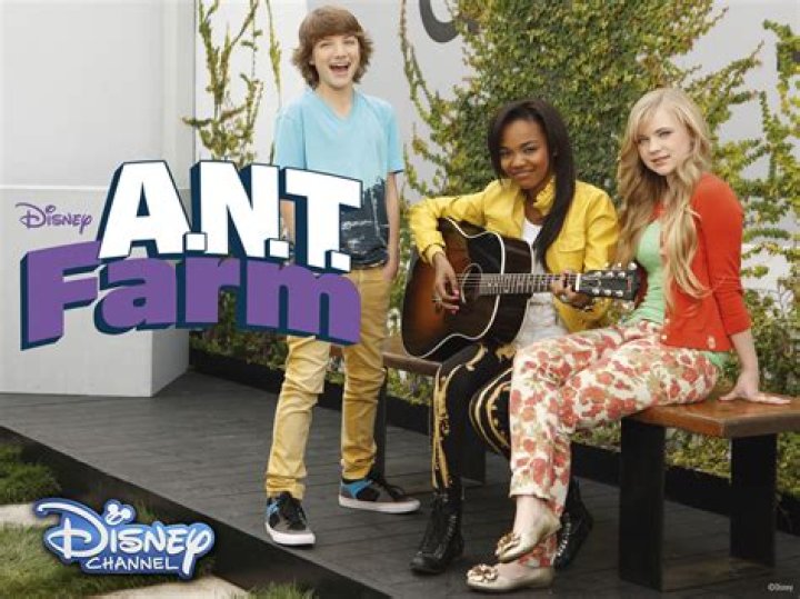 Is Cameron in season 3 of A.N.T. Farm? – Celebrity