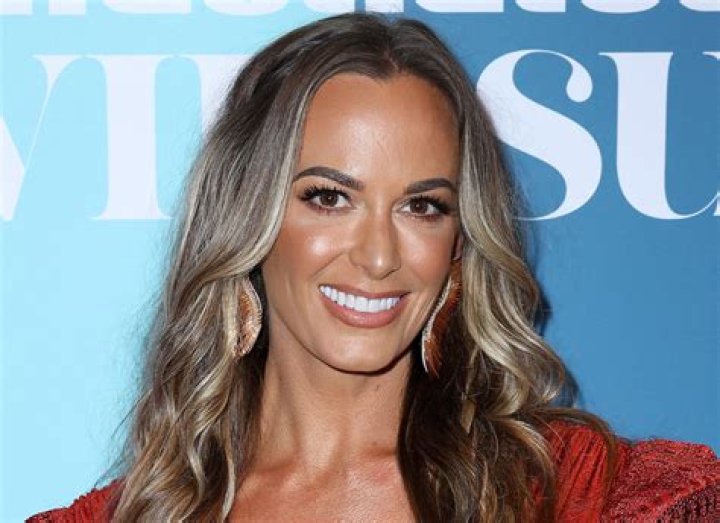 Jena Sims in Bathing Suit Has "Unreal Trip" — Celebwell