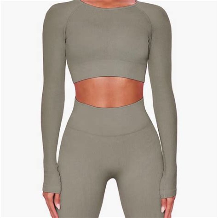 Jennifer Lopez in Two-Piece Workout Gear Shares Footage "From Rehearsals"