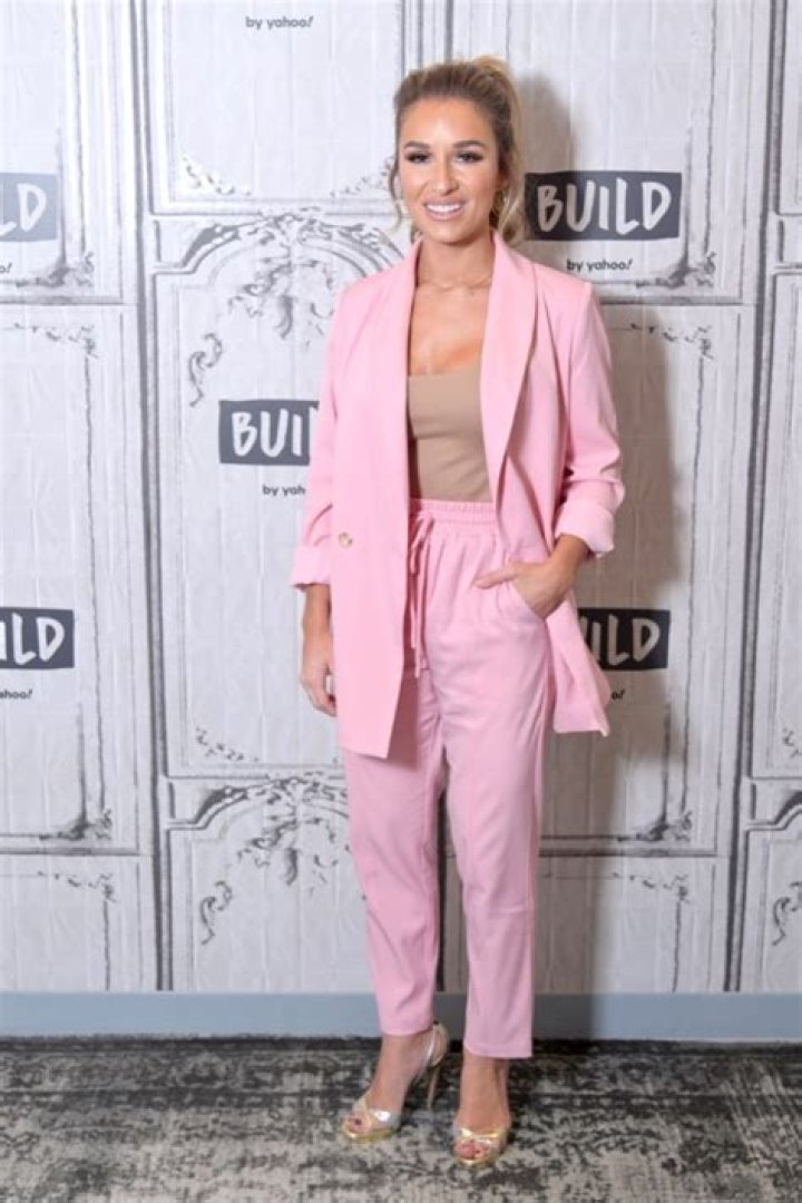 Jessie James Decker’s Fat-Burning Food Rules, Say Dietitians — Celebwell
