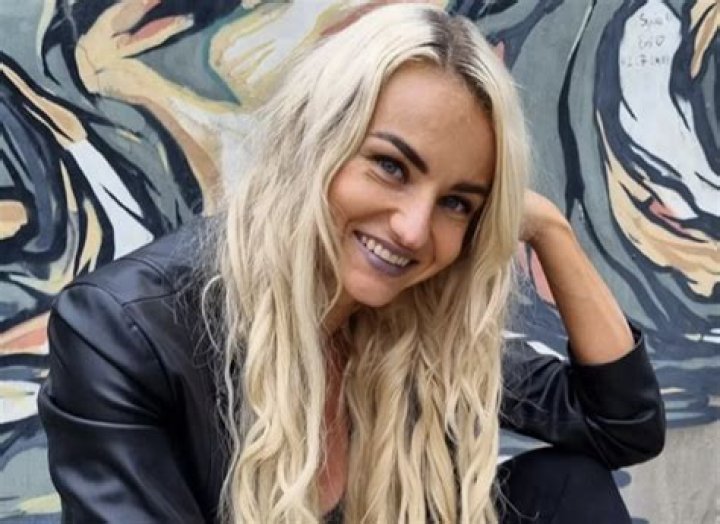 Justyna Święty-Ersetic in Bathing Suit Says "It Was a Nice Week" — Celebwell