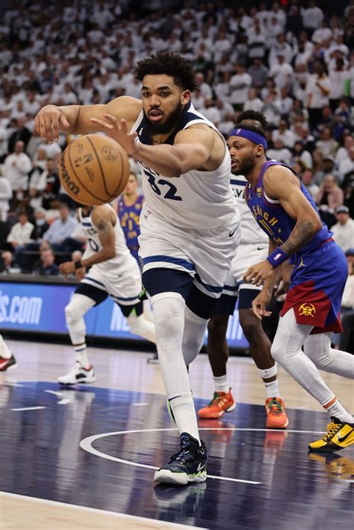 Karl-Anthony Towns Height Weight Shoe Size Measurements Family