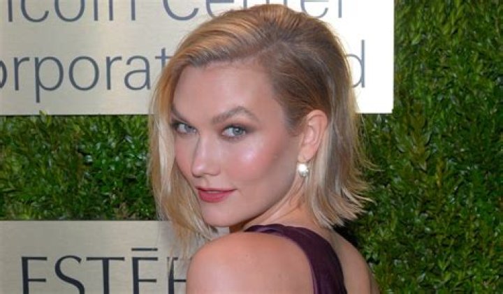 Karlie Kloss Does Yoga in Black Workout Gear