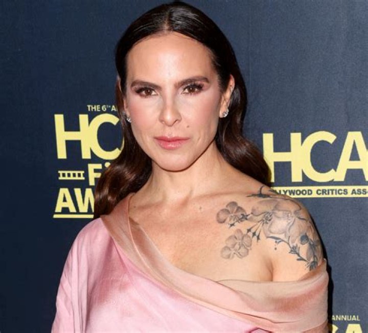 Kate del Castillo in Bathing Suit Shares "TBT" — Celebwell