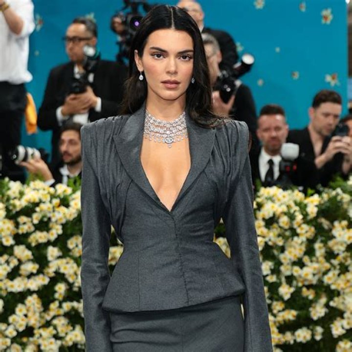 Kendall Jenner Body Measurements Bra Weight Height Shoe Size Stats