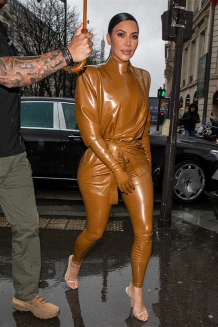Kim Kardashian in Bathing Suit Does a “Niteswim” — Celebwell
