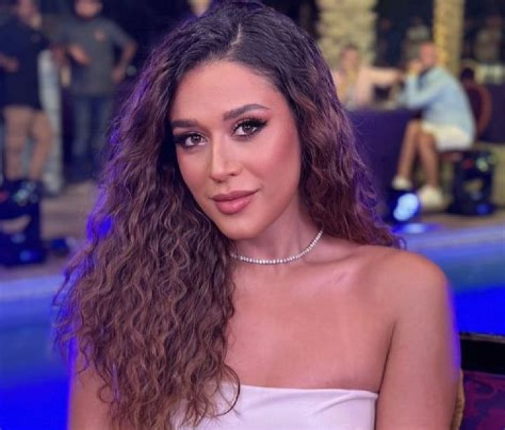 Krishna Shroff in Bathing Suit is "So Beautiful" — Celebwell