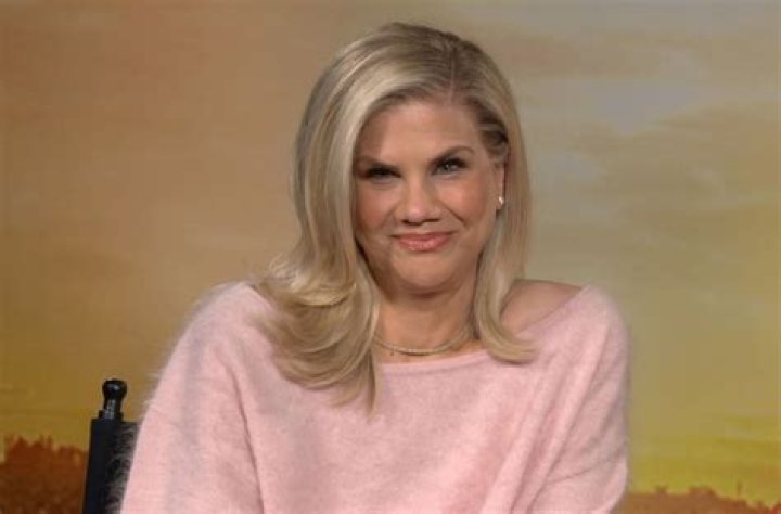 Kristen Johnston Bra Size, Age, Weight, Height, Measurements