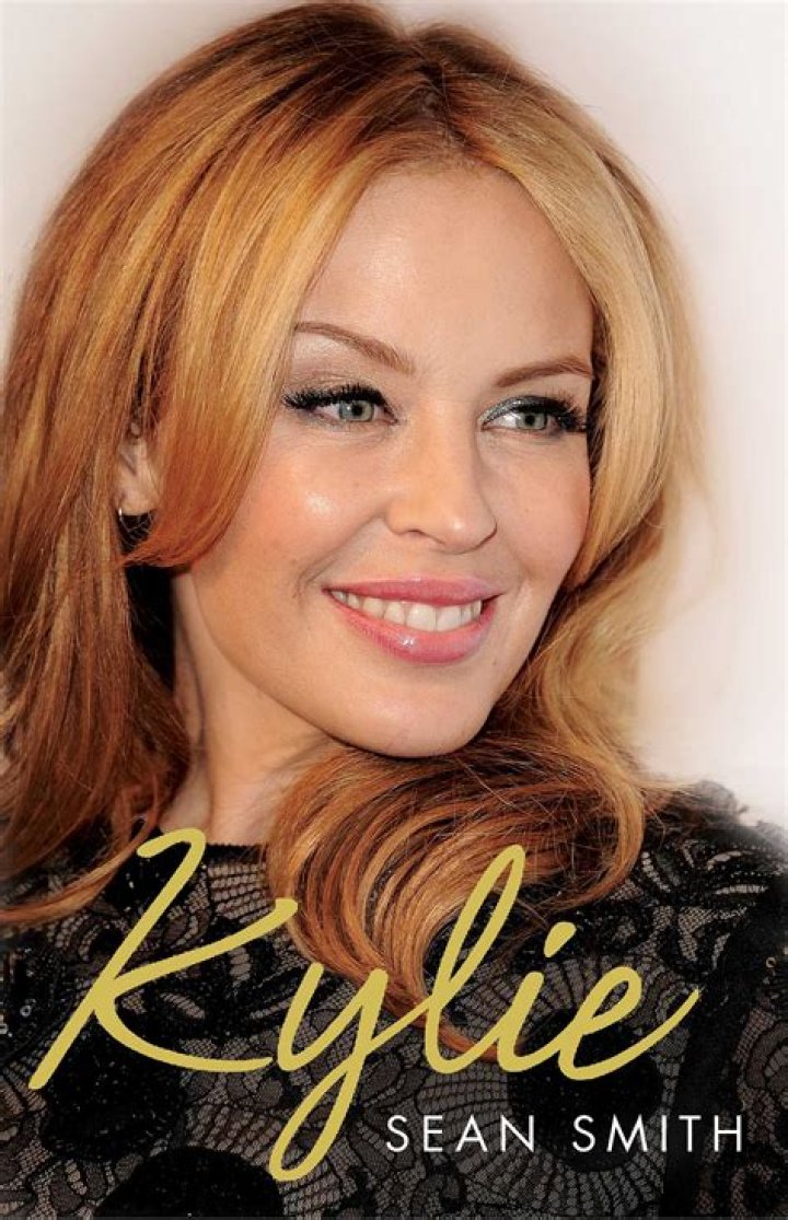 Kylie Minogue Biography - Facts, Childhood, Family Life & Achievements