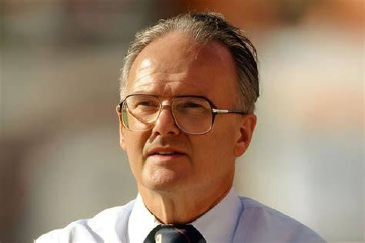 Lamar Hunt Biography - Facts, Childhood, Family Life & Achievements