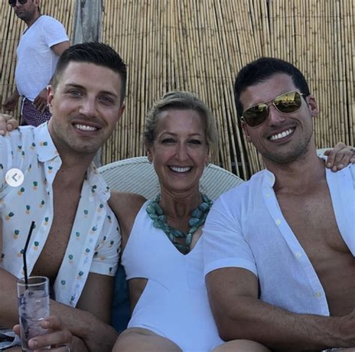 Lara Spencer in Bathing Suit Has "Mykonos Meet Up" — Celebwell