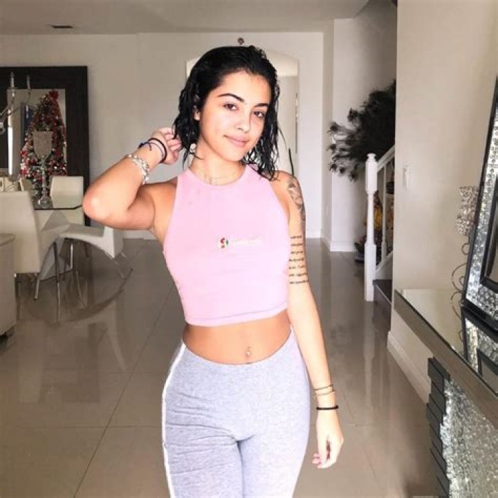 Malu Trevejo Height Weight Body Measurements Age Bra Size Fact Family