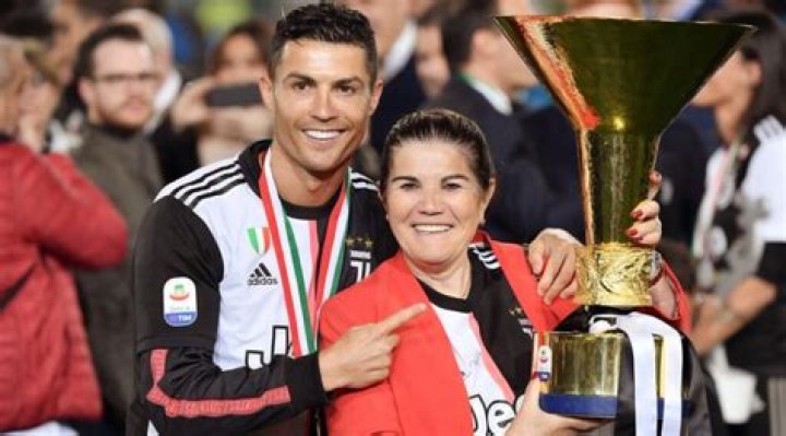 Maria Dolores Dos Santos Aveiro Biography