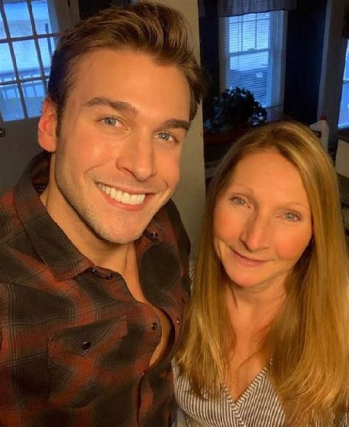 Matthew Rondeau Age, Height, Girlfriend, Net Worth, Parents & More
