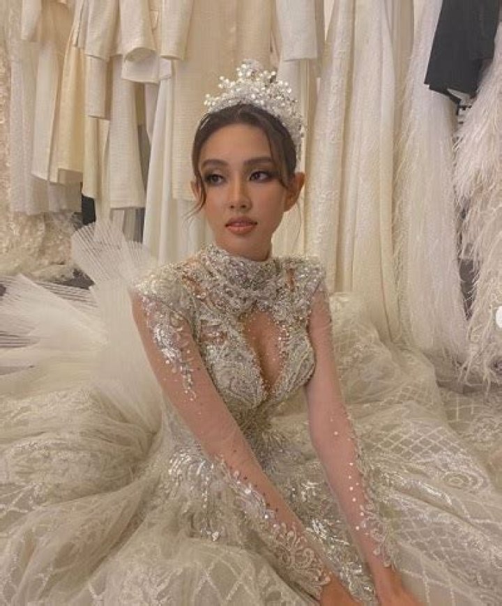 Nguyen Thuc Thuy Tien Wiki, Boyfriend, Age, Height & Facts