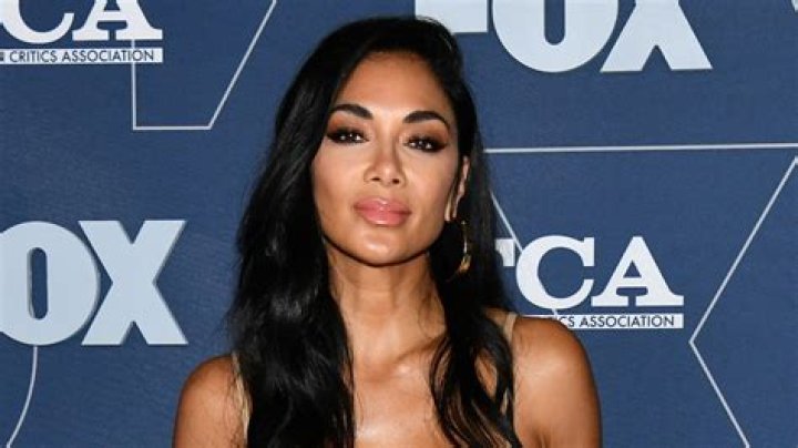 Nicole Scherzinger in Bathing Suit Says Hi From Dubai — Celebwell