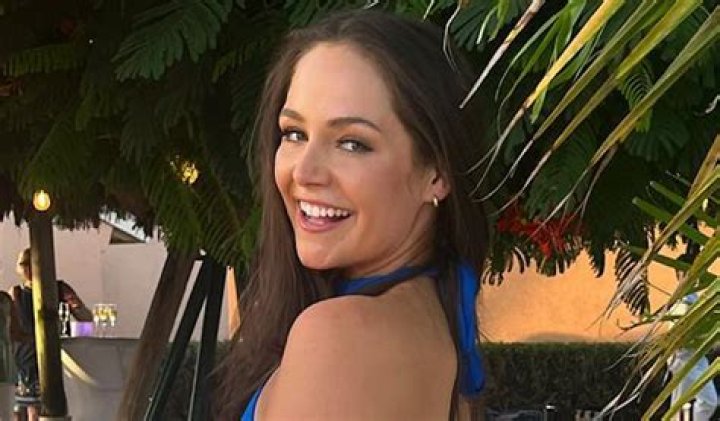 Patriots Cheerleader Emily Marshall Shares Swimsuit Pics From Punta Cana