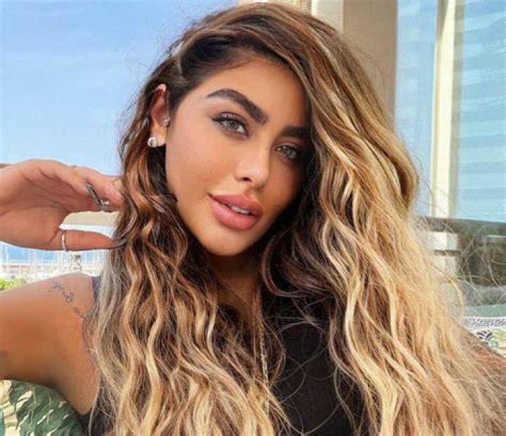 Rafaella in Bathing Suit is "Linda" — Celebwell