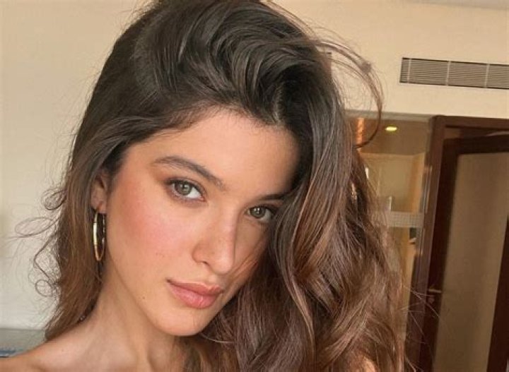 Shanaya Kapoor in Bathing Suit Says "Sea You Soon" — Celebwell