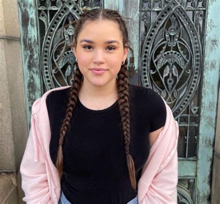 Sierra Haschak - Bio, Facts, Family Life of Dancer & Internet Star