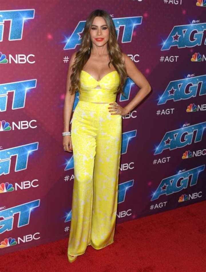 Sofia Vergara in Bathing Suit Says "The Days are Very Short Here" — Celebwell