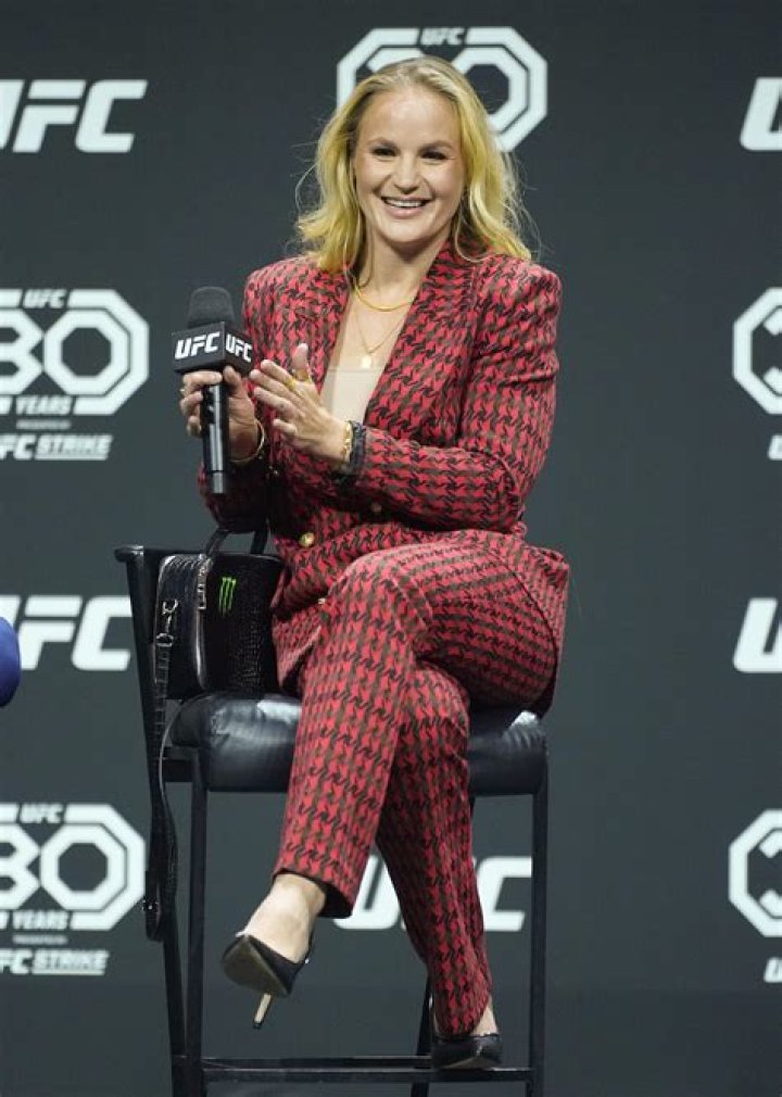 Valentina Shevchenko in Bathing Suit is in "Da Nang. Vietnam" — Celebwell