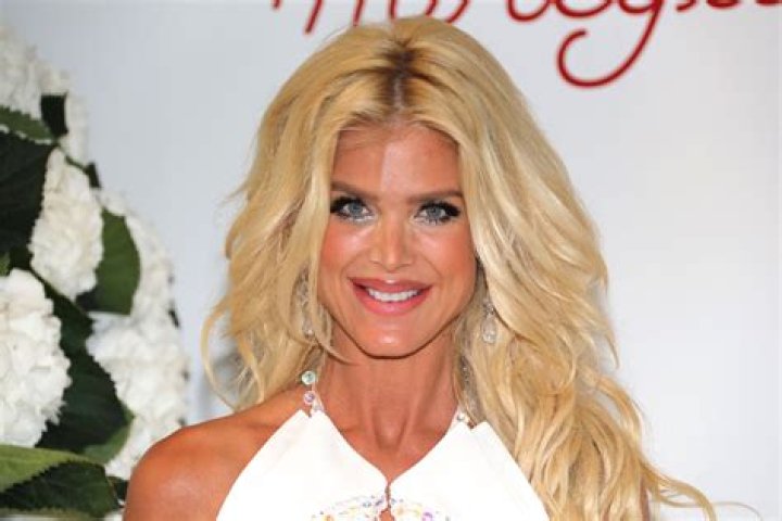 Victoria Silvstedt in Bathing Suit Says "TGIF" — Celebwell