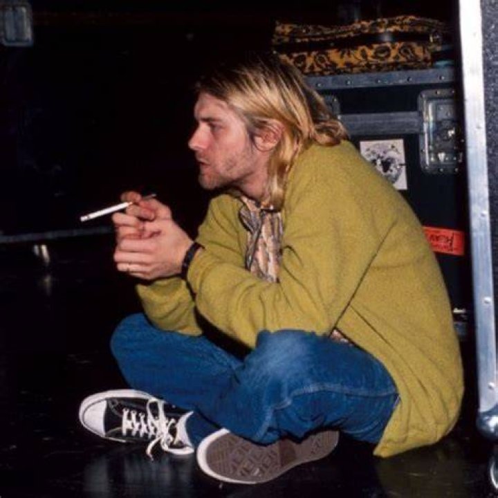 What Did Kurt Cobain Write On His Shoes? – Celebrity